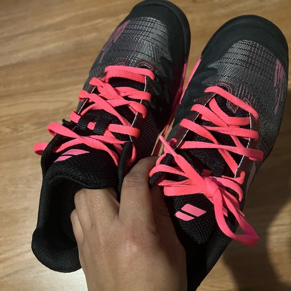 Babolat tennis shoes - Picture 2 of 3